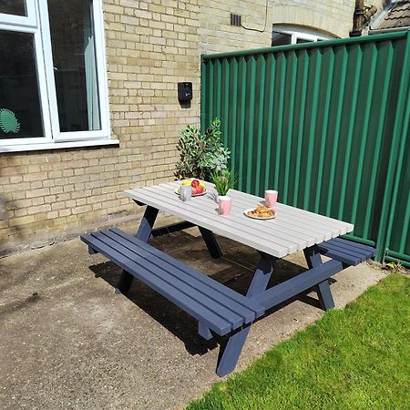 Epicsa - Corporate & Family Stay In 3 Bedroom House With Garden, Free Parking Cambridge  Exterior photo